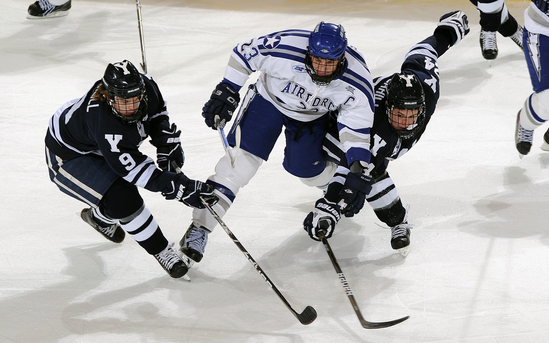 马克西关键先生本色尽显，北京队轻取爵士展团队威力