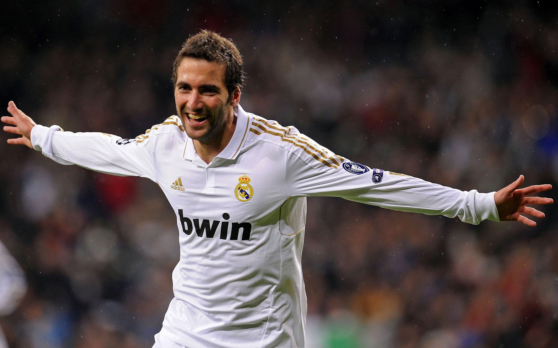 英超争冠焦点战，罗马轻取澳大利亚？一场跨越时空的足球对话