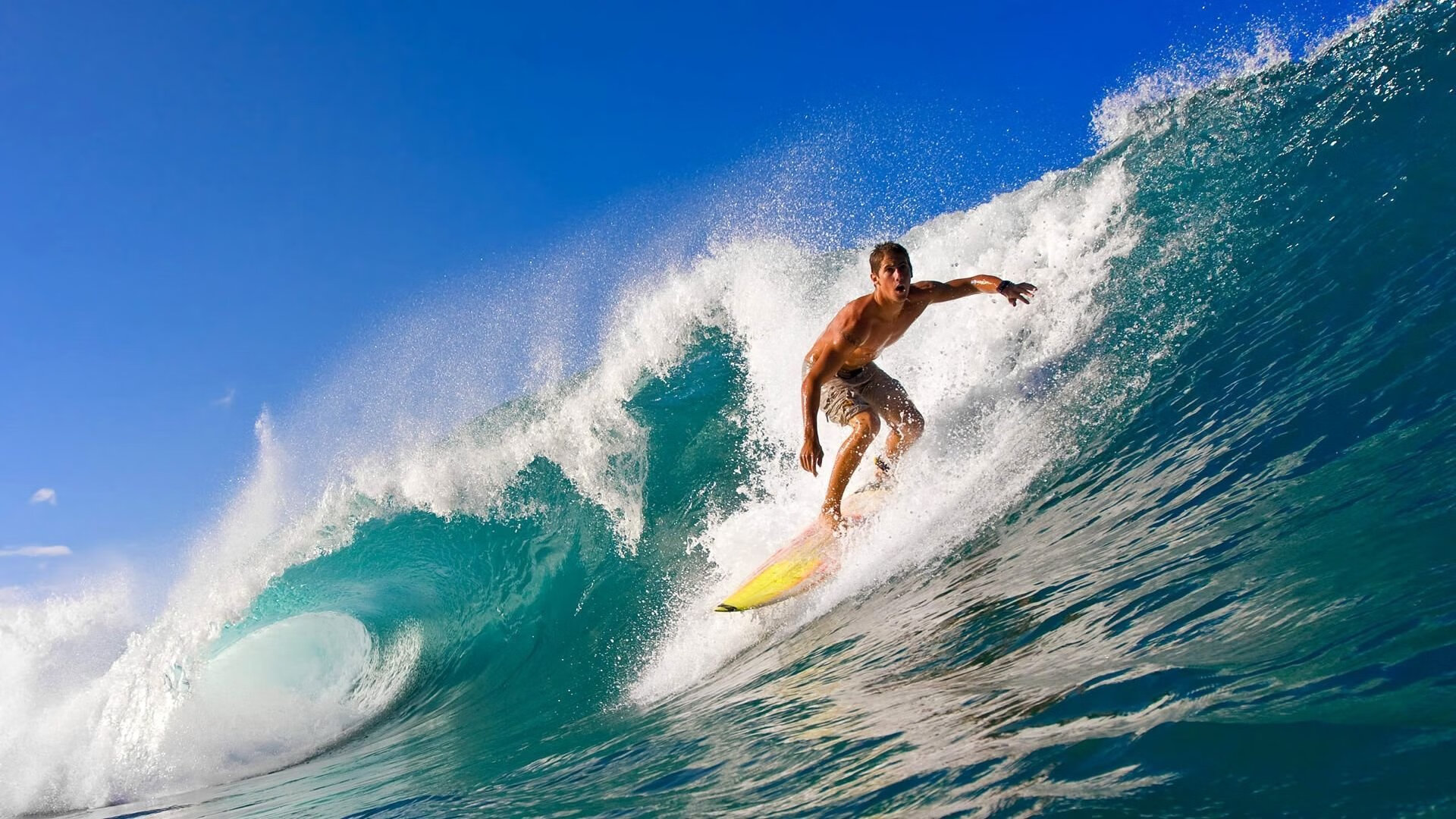 赛道上的孤勇者，诺里斯扛起全队，法拉利惊天逆转迈凯伦